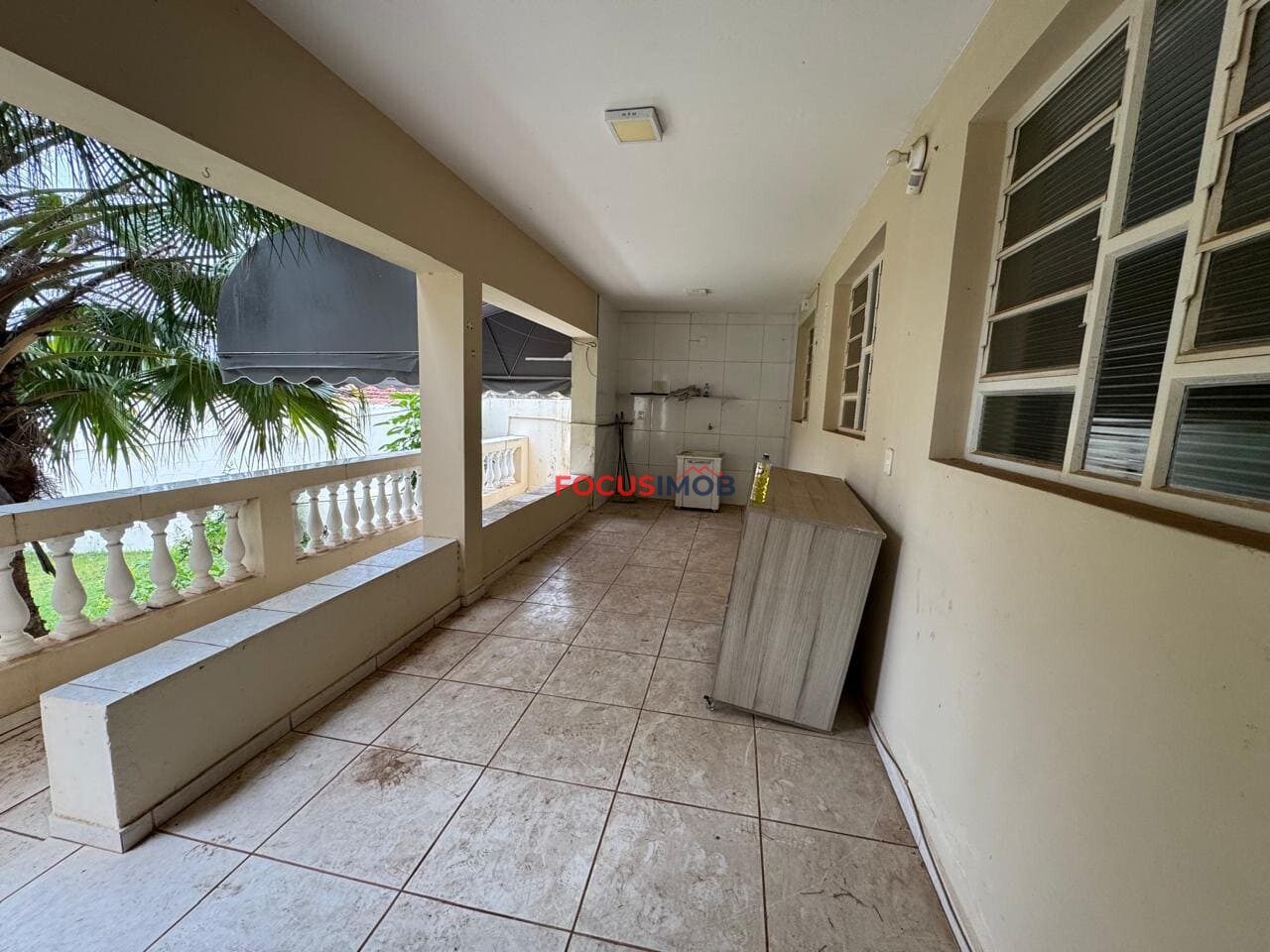 Casa com 4 Quartos e 4 banheiros à Venda, 289 m² por R$ 600.000