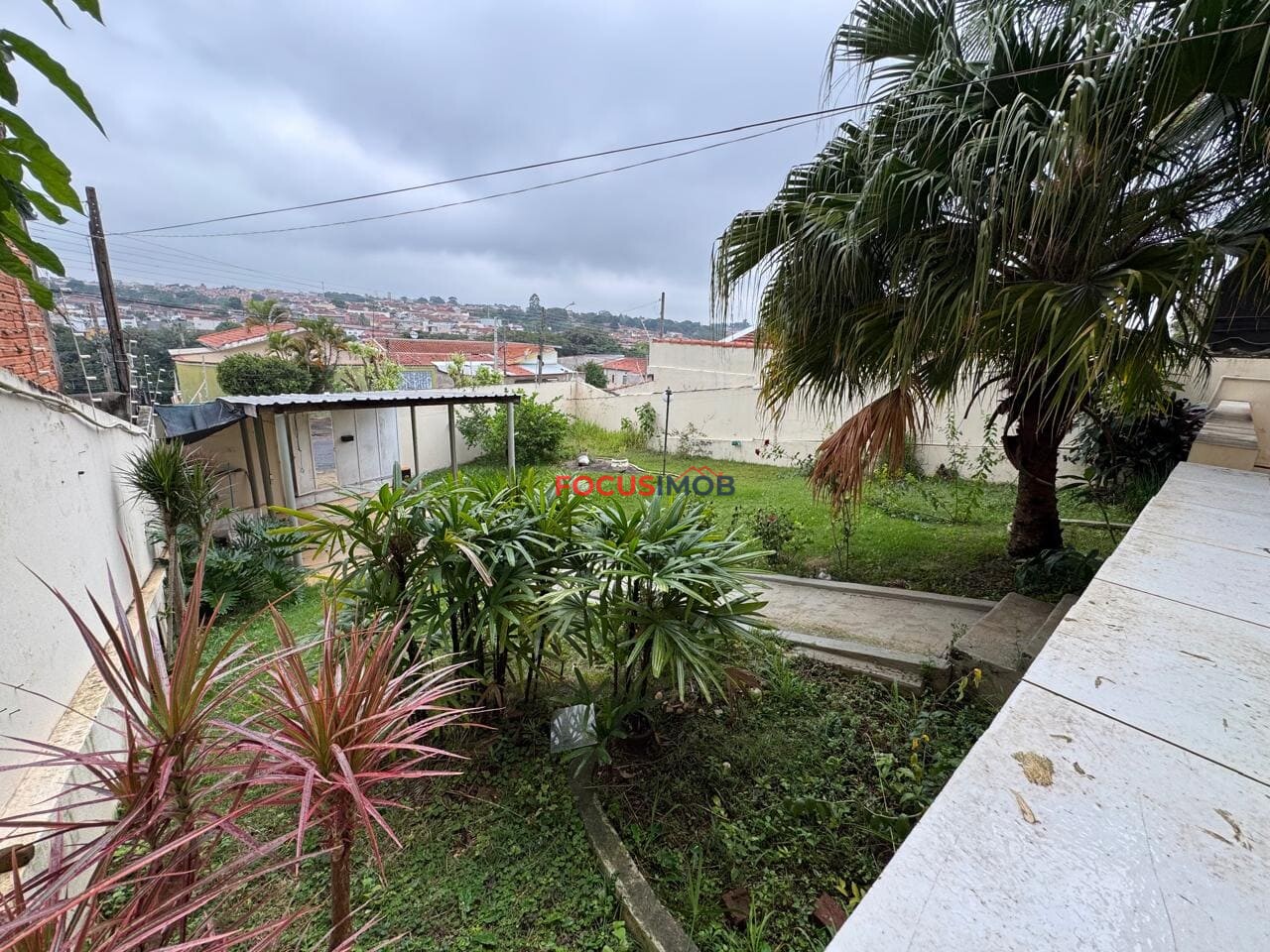 Casa com 4 Quartos e 4 banheiros à Venda, 289 m² por R$ 600.000