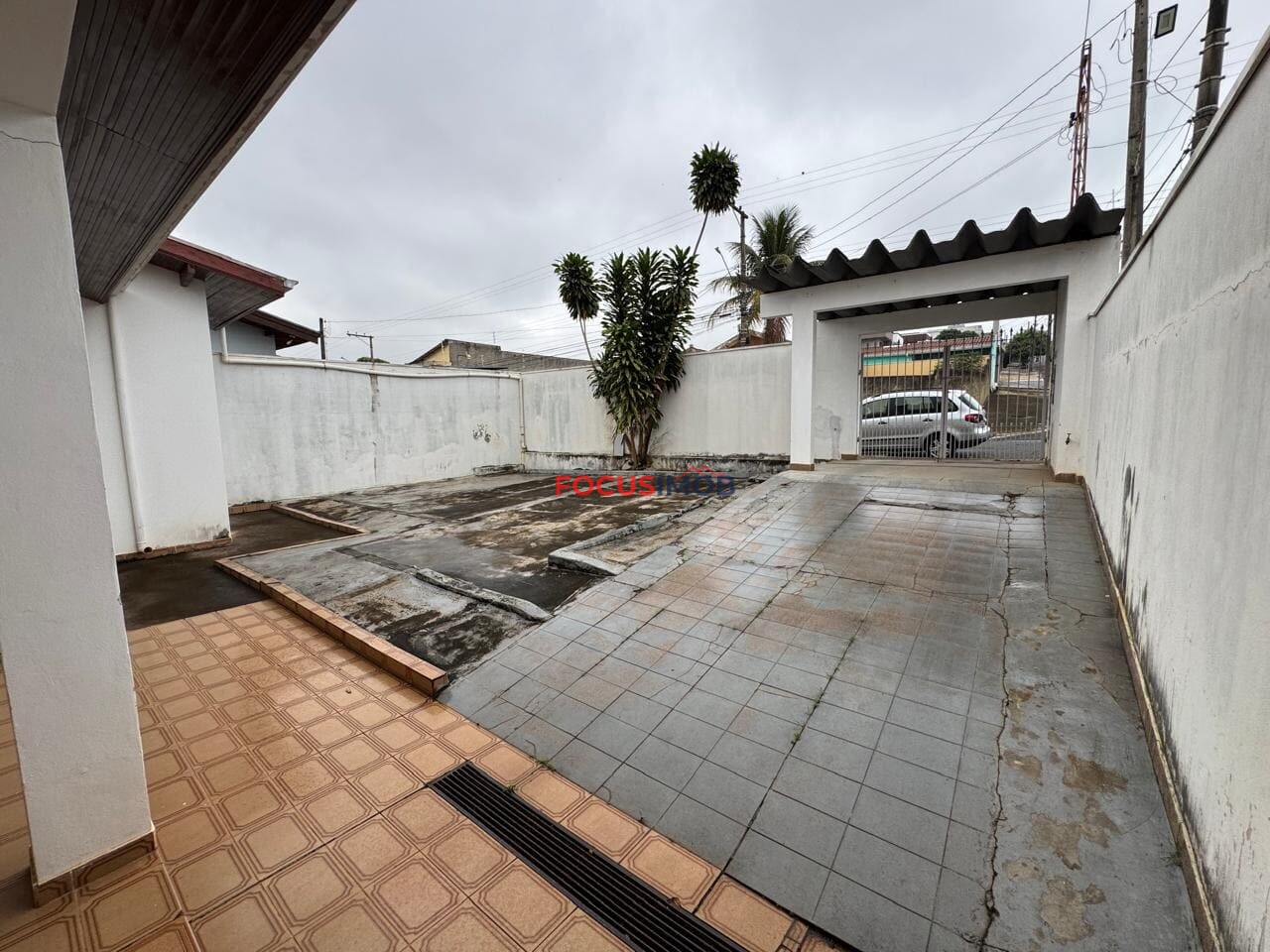 Casa com 4 Quartos e 4 banheiros à Venda, 289 m² por R$ 600.000