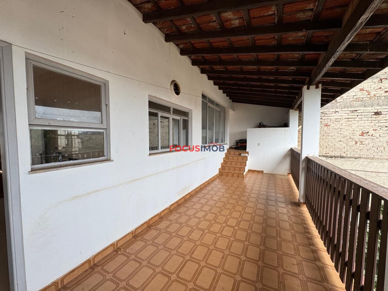Casa com 4 Quartos e 4 banheiros à Venda, 289 m² por R$ 600.000