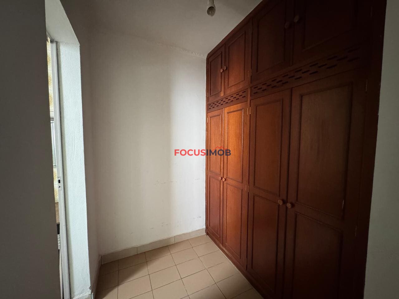 Casa com 4 Quartos e 4 banheiros à Venda, 289 m² por R$ 600.000