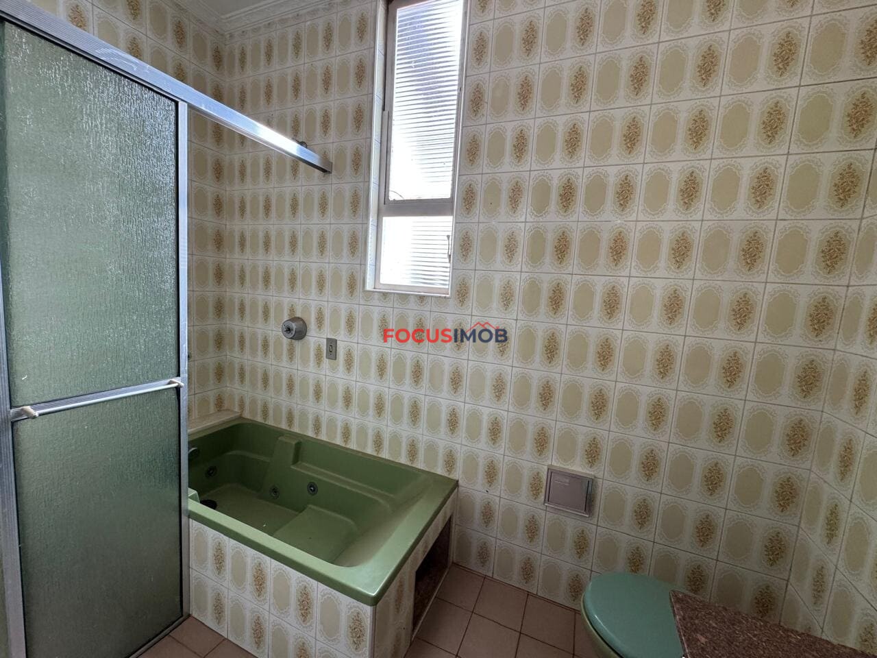 Casa com 4 Quartos e 4 banheiros à Venda, 289 m² por R$ 600.000