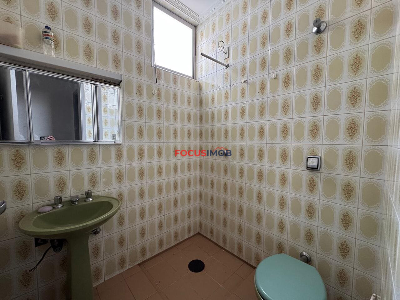 Casa com 4 Quartos e 4 banheiros à Venda, 289 m² por R$ 600.000