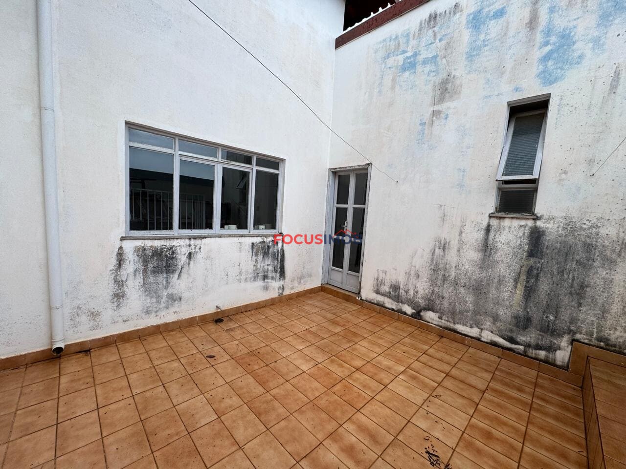 Casa com 4 Quartos e 4 banheiros à Venda, 289 m² por R$ 600.000