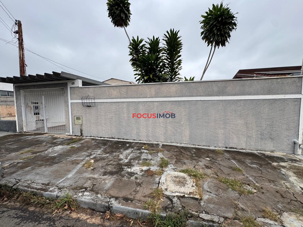 Casa com 4 Quartos e 4 banheiros à Venda, 289 m² por R$ 600.000