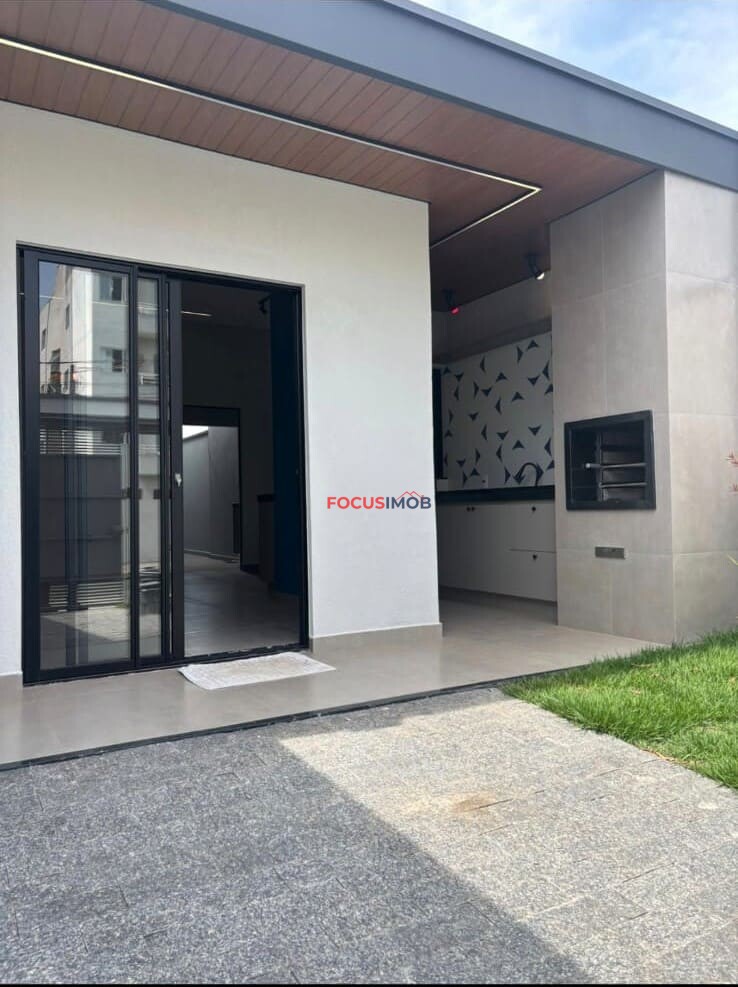 Casa Moderna à Venda na Região Central de Mogi Guaçu/SP