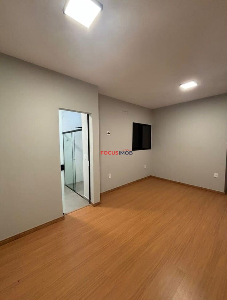 Casa Moderna à Venda na Região Central de Mogi Guaçu/SP