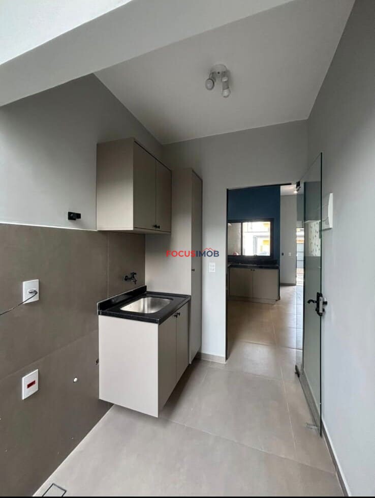 Casa Moderna à Venda na Região Central de Mogi Guaçu/SP