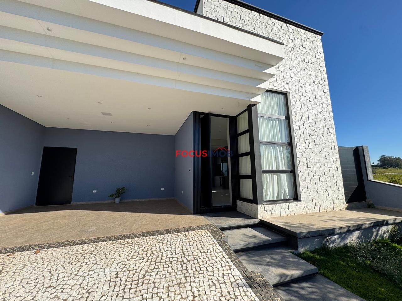 Oportunidade no Residencial Vila Toscana! Casa Moderna com Closet, Planejados e Área Gourmet