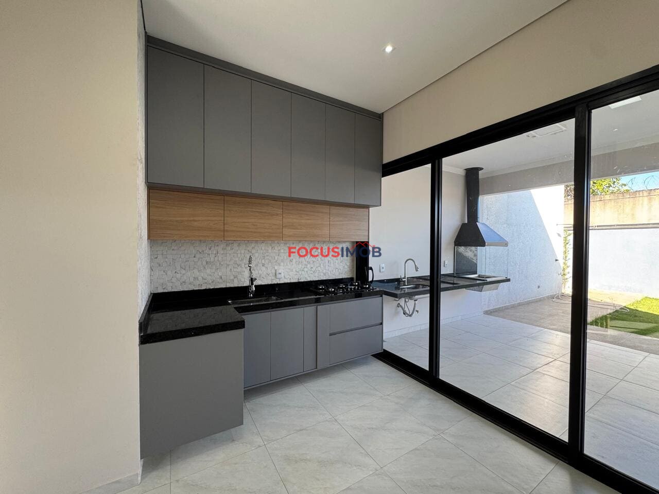 Oportunidade no Residencial Vila Toscana! Casa Moderna com Closet, Planejados e Área Gourmet