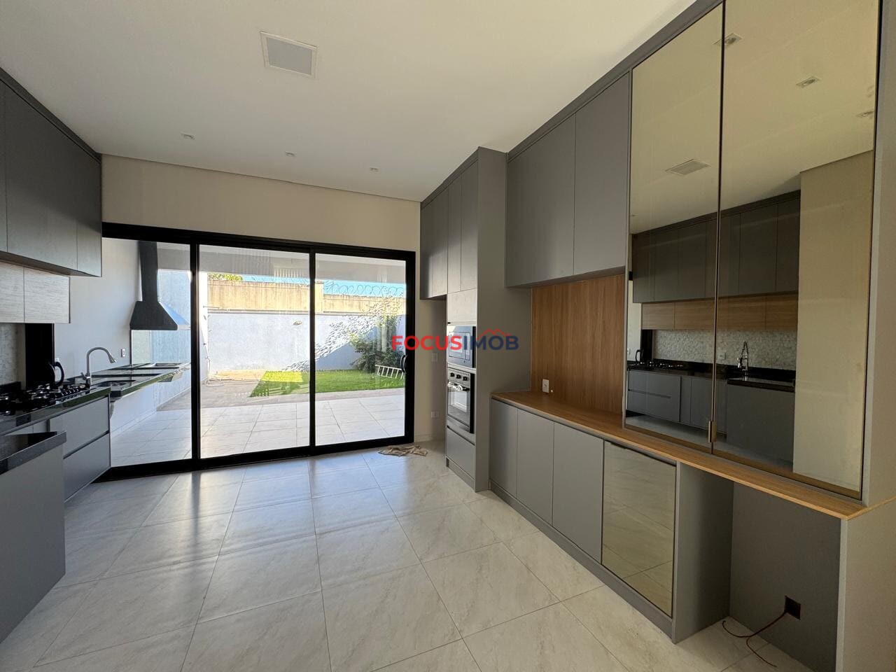 Oportunidade no Residencial Vila Toscana! Casa Moderna com Closet, Planejados e Área Gourmet