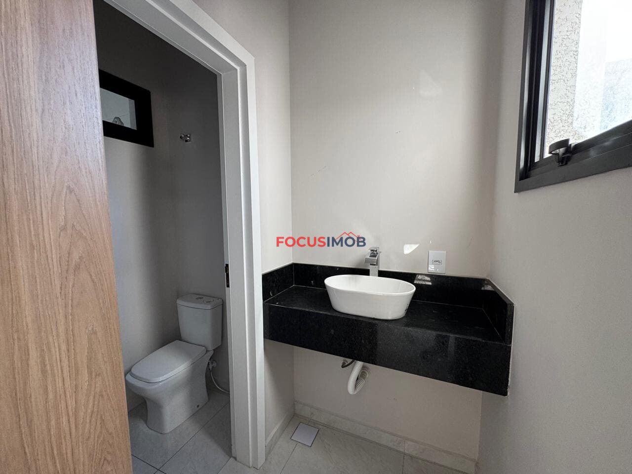 Oportunidade no Residencial Vila Toscana! Casa Moderna com Closet, Planejados e Área Gourmet