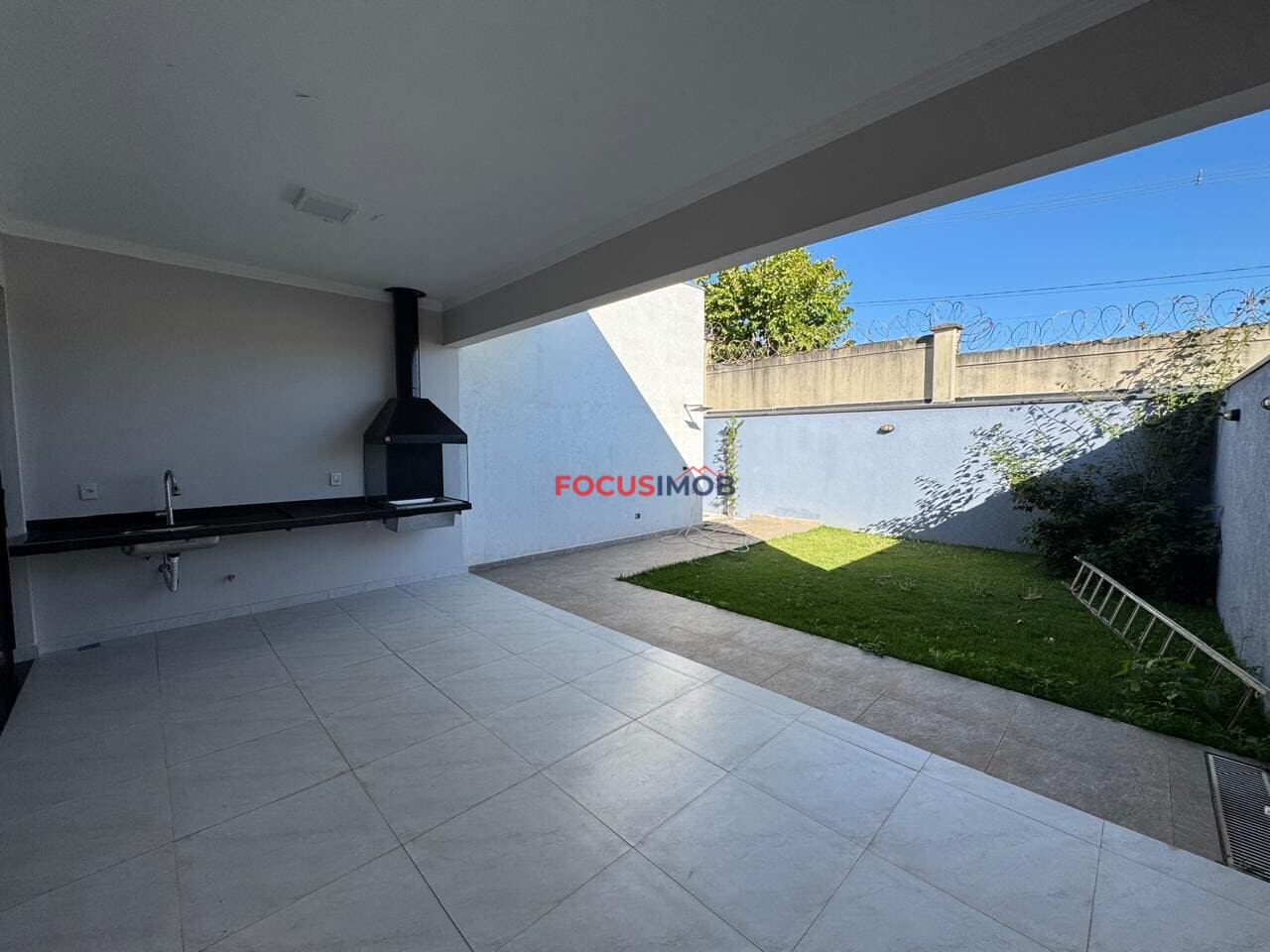 Oportunidade no Residencial Vila Toscana! Casa Moderna com Closet, Planejados e Área Gourmet
