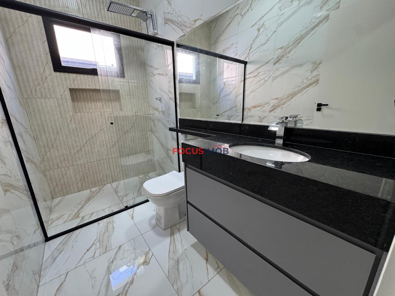 Oportunidade no Residencial Vila Toscana! Casa Moderna com Closet, Planejados e Área Gourmet