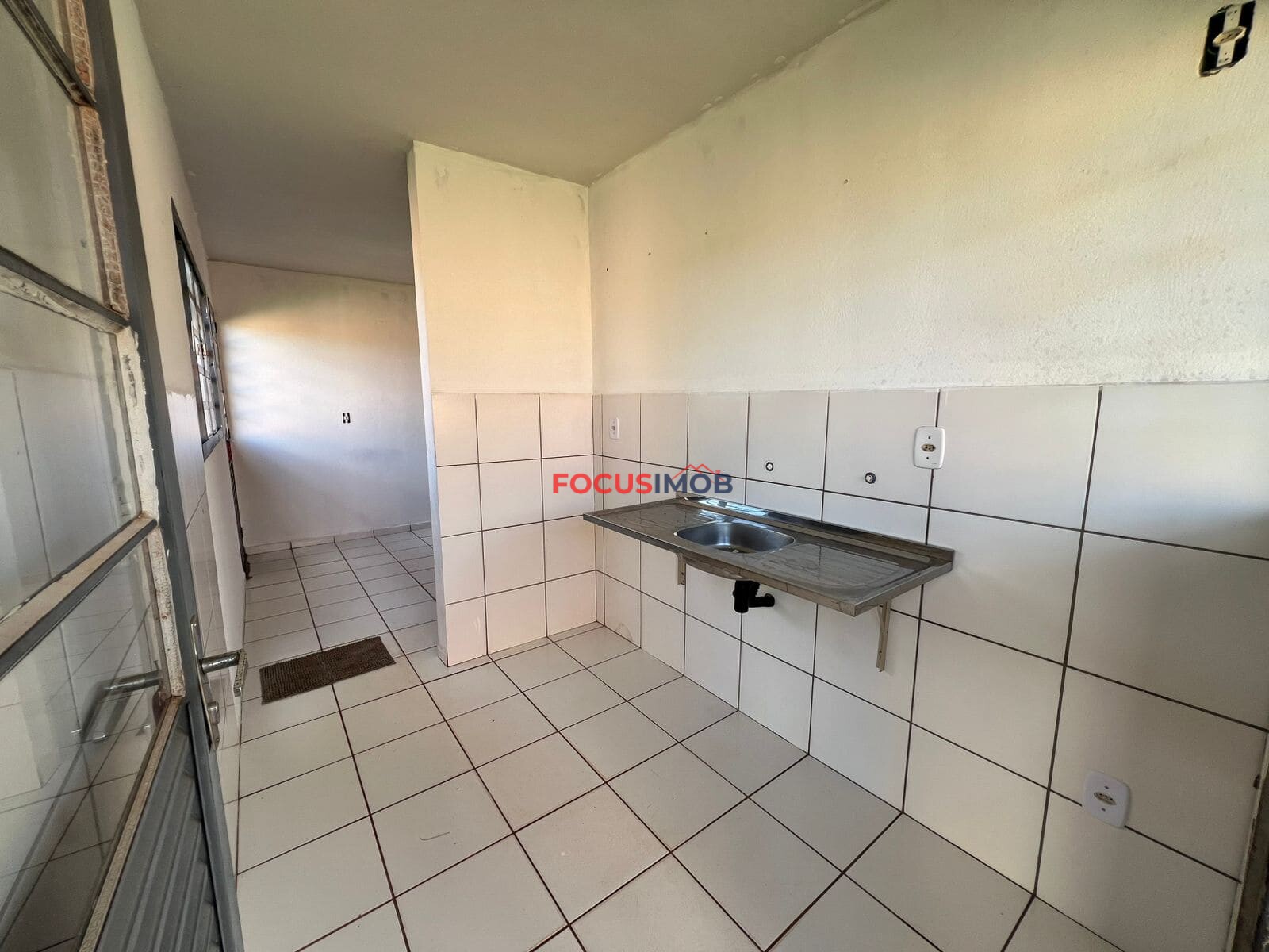 Casa de Esquina com Salão Comercial à venda - Ótima Oportunidade