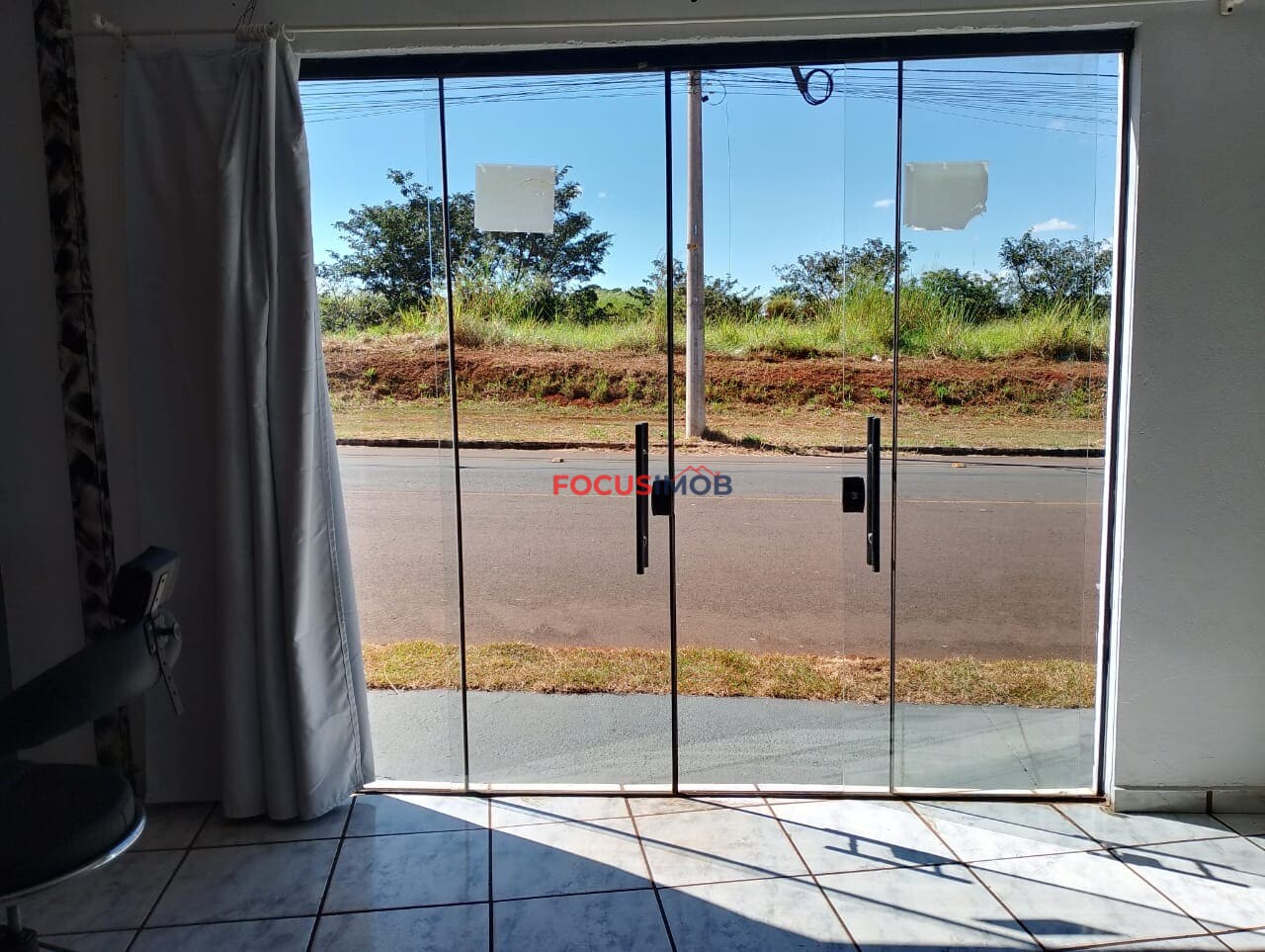 Casa de Esquina com Salão Comercial à venda - Ótima Oportunidade