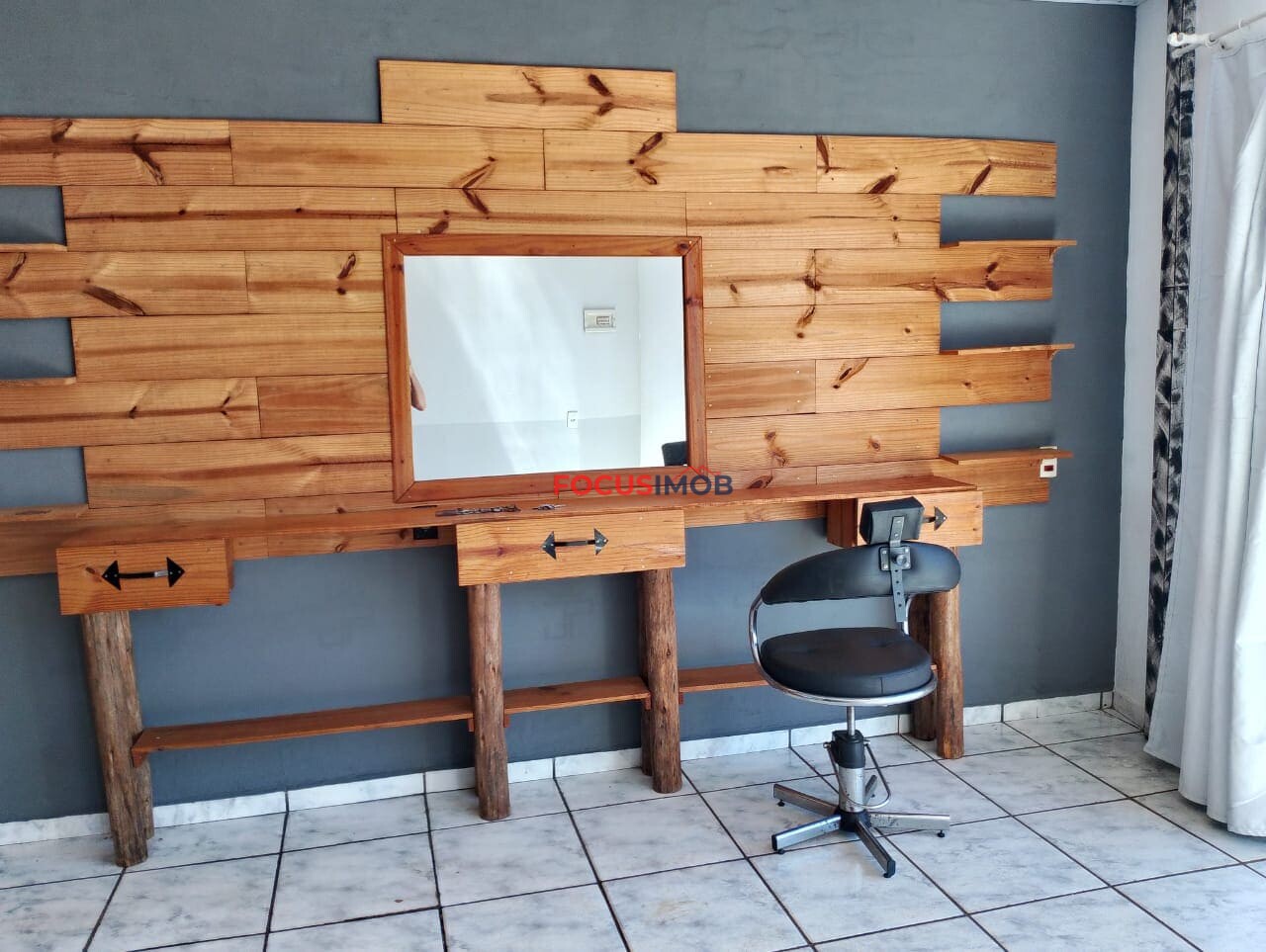 Casa de Esquina com Salão Comercial à venda - Ótima Oportunidade