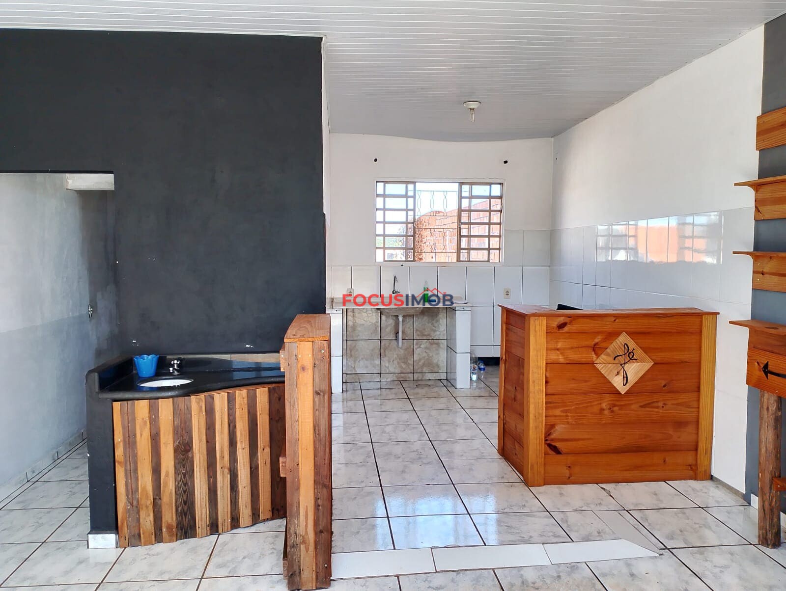 Casa de Esquina com Salão Comercial à venda - Ótima Oportunidade