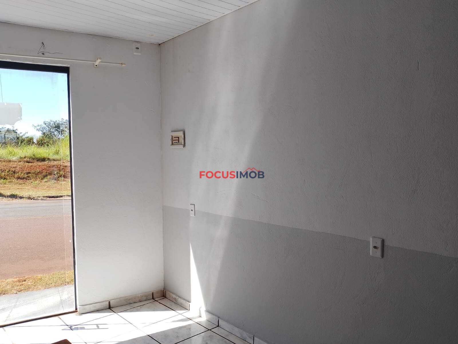 Casa de Esquina com Salão Comercial à venda - Ótima Oportunidade