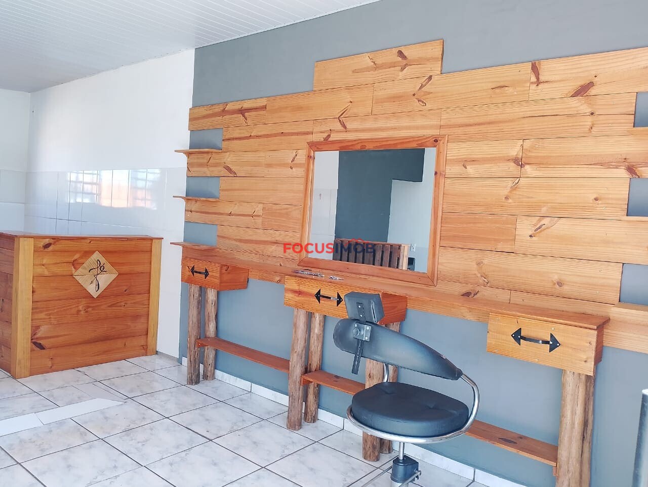 Casa de Esquina com Salão Comercial à venda - Ótima Oportunidade