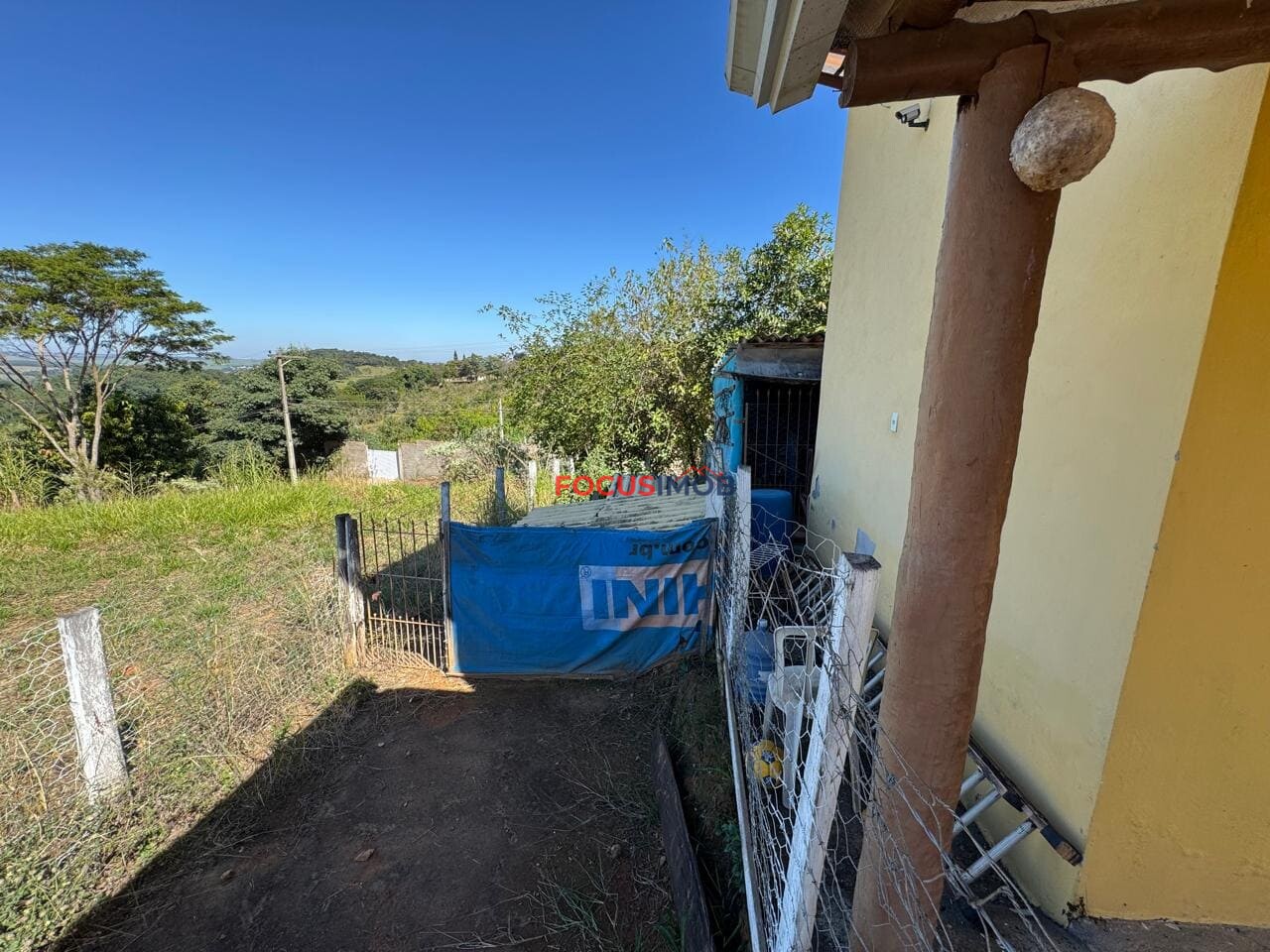 Chácara Completa com 2.000 m², Casas, Piscina e Energia Solar – Porteira Fechada
