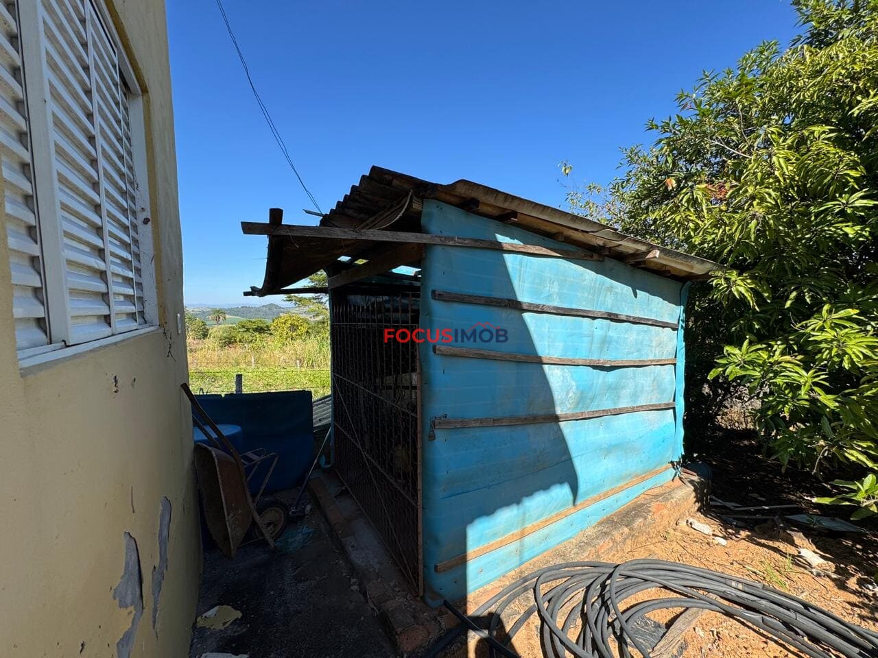 Chácara Completa com 2.000 m², Casas, Piscina e Energia Solar – Porteira Fechada
