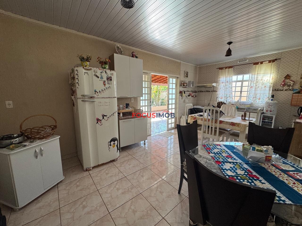 Casa Ampla à Venda com 3 Quartos e Terreno de 300 m²