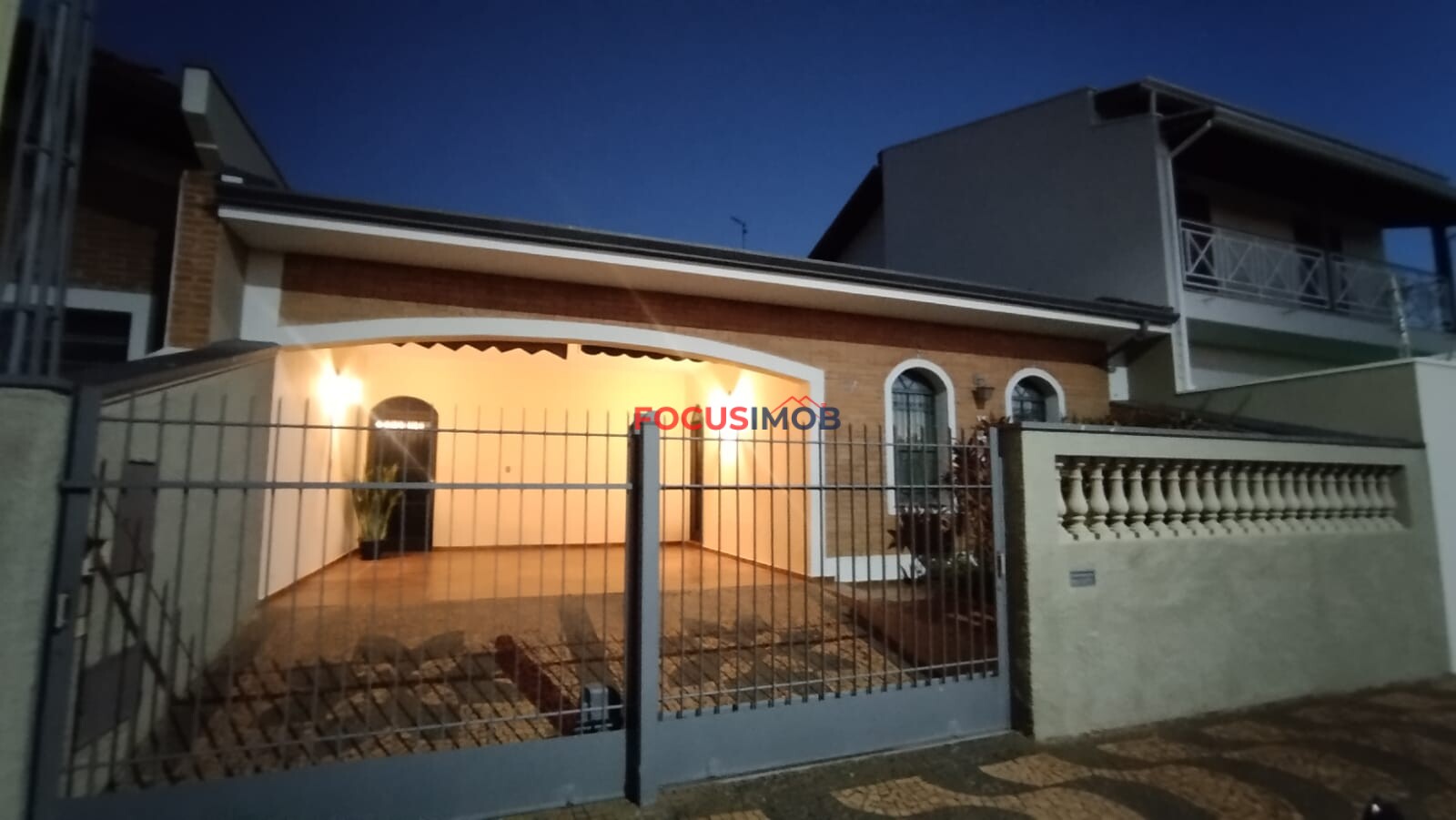Casa com três dormitorio e Edicula na nova Itapira