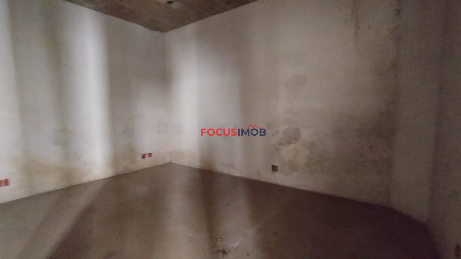 Prédio Comercial no Centro de Itapira - 3 Rendas Garantida! Salas, Lojas ou Airb
