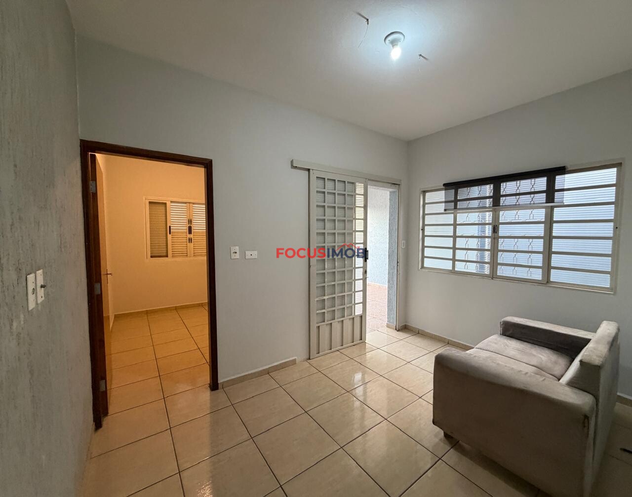 CASA À VENDA COM EDÍCULA – AVENIDA SÃO CARLOS, MOGI GUAÇU