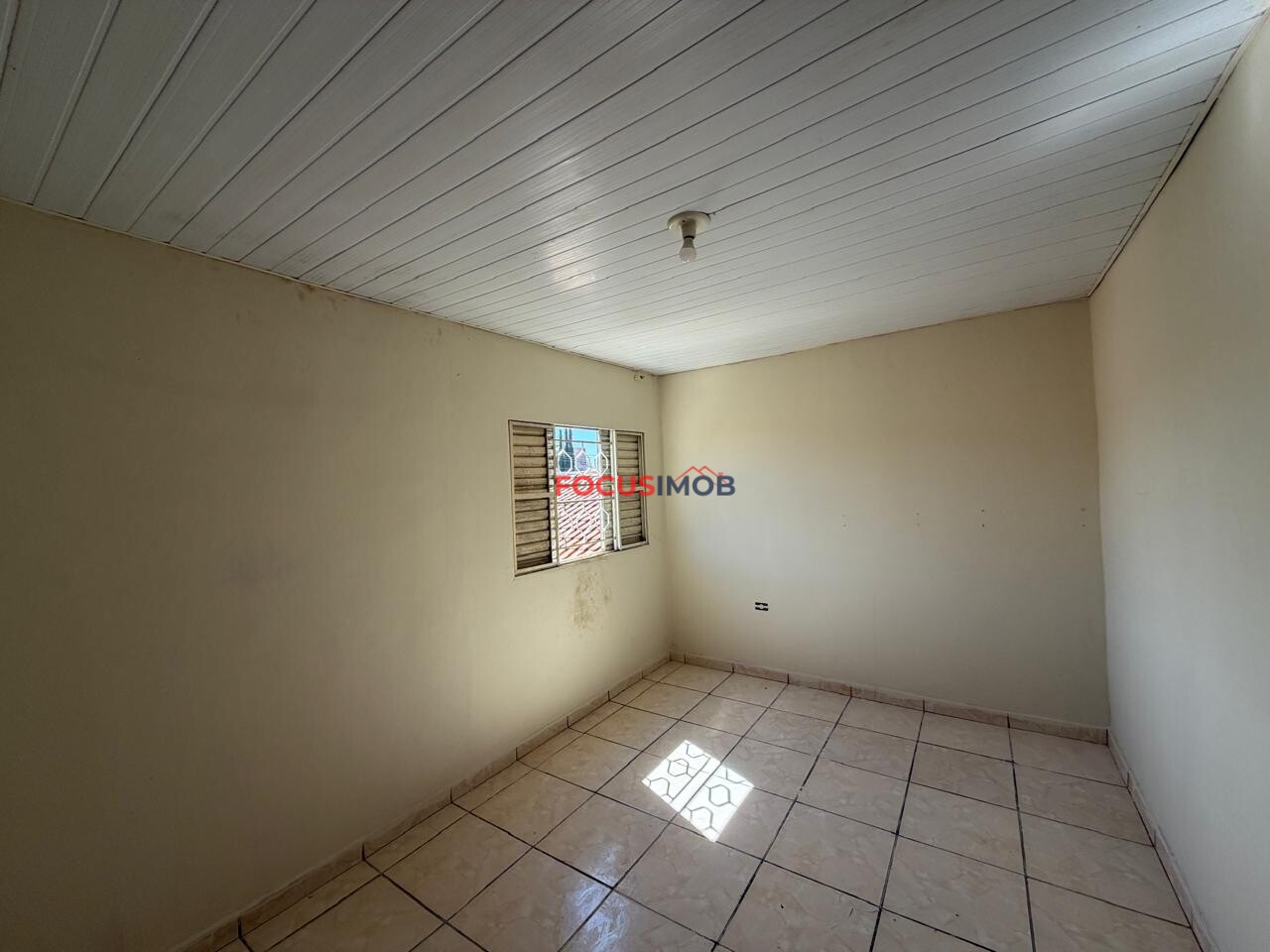 CASA À VENDA CHAPARAL COM DUAS KIT NET