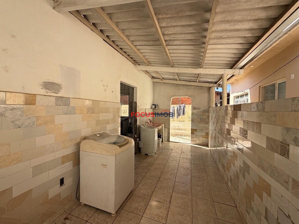 CASA À VENDA CHAPARAL COM DUAS KIT NET