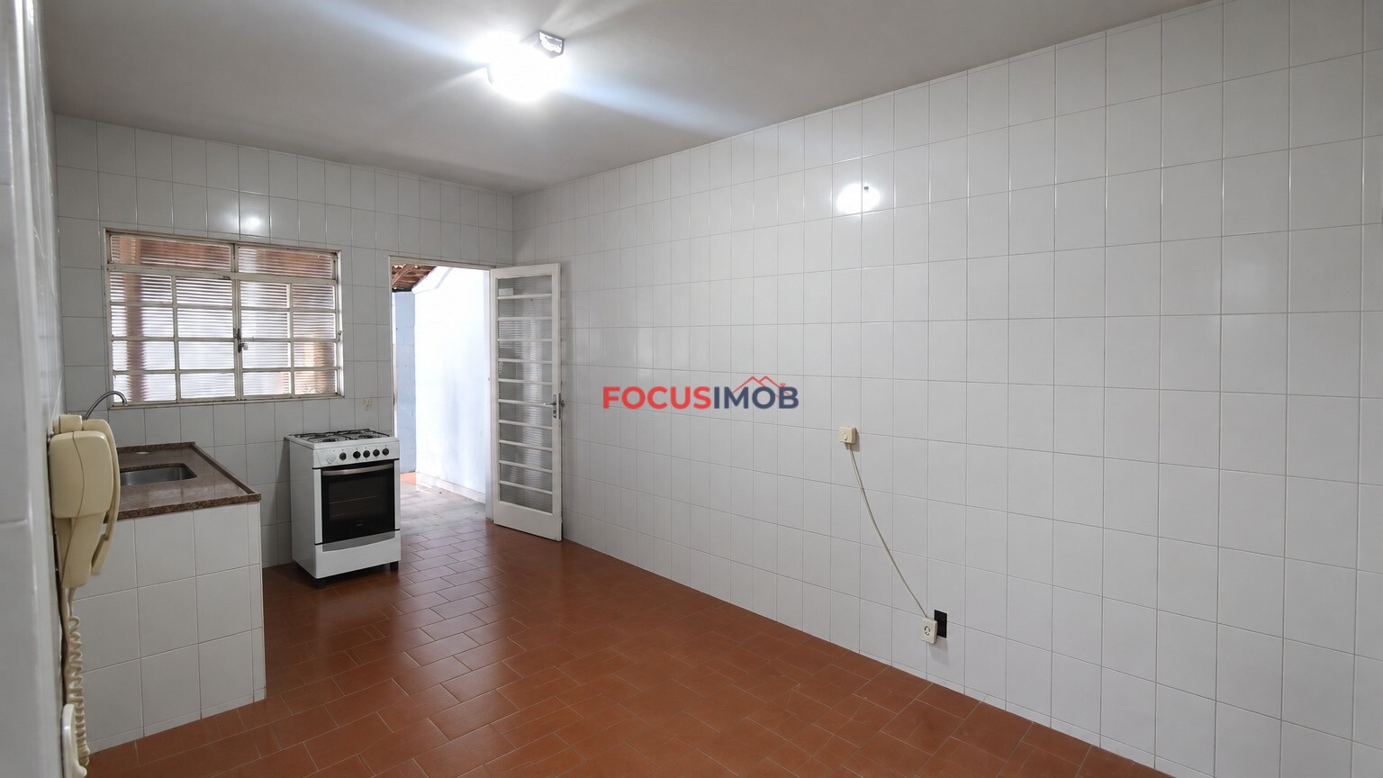 Casa no Jardim Itacolomi com 2 Quartos e 150m² de Área Construída