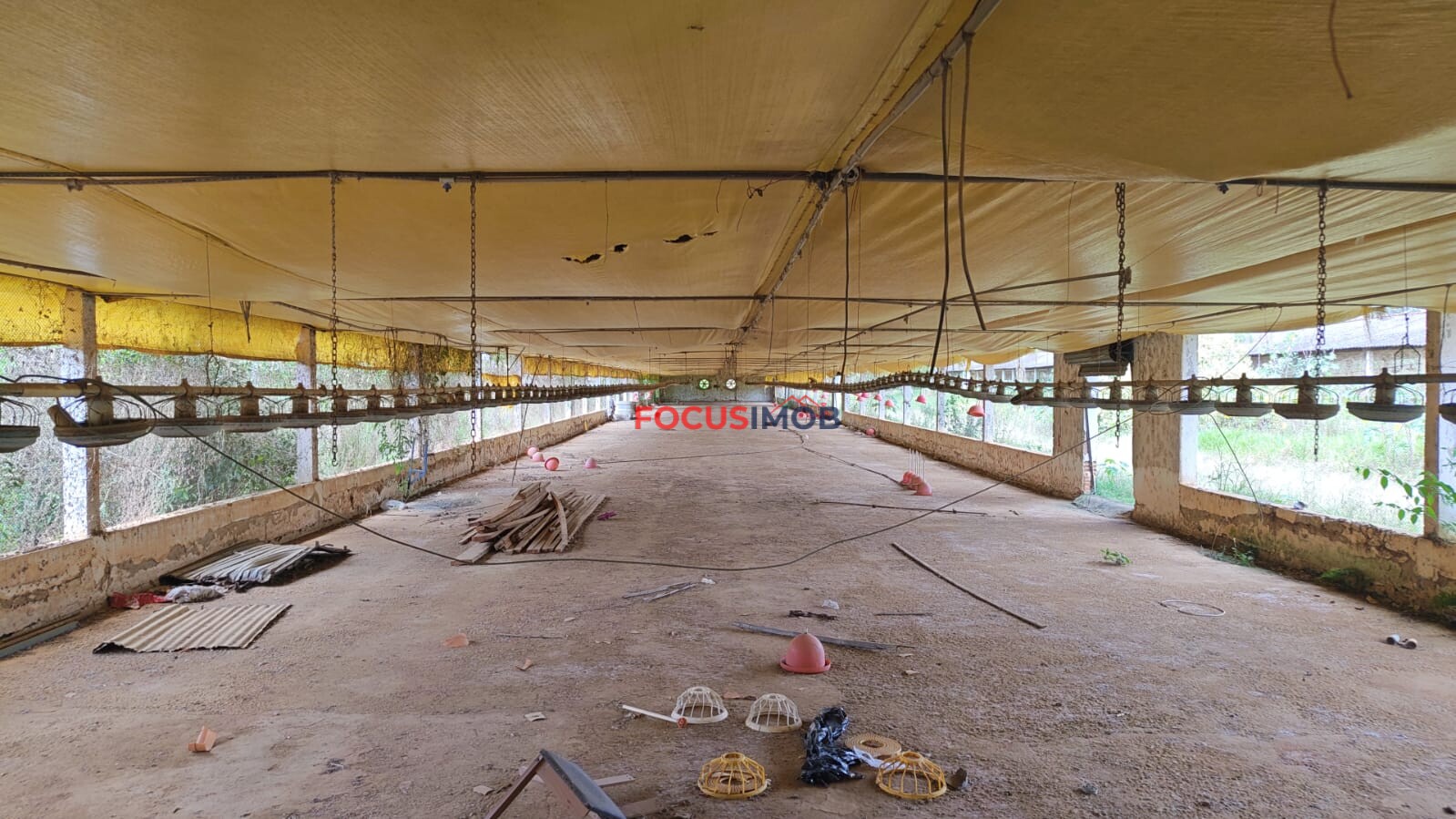 ABAIXO DA AVALIAÇÃO: Granja Pronta para Reativação em Jacutinga/MG