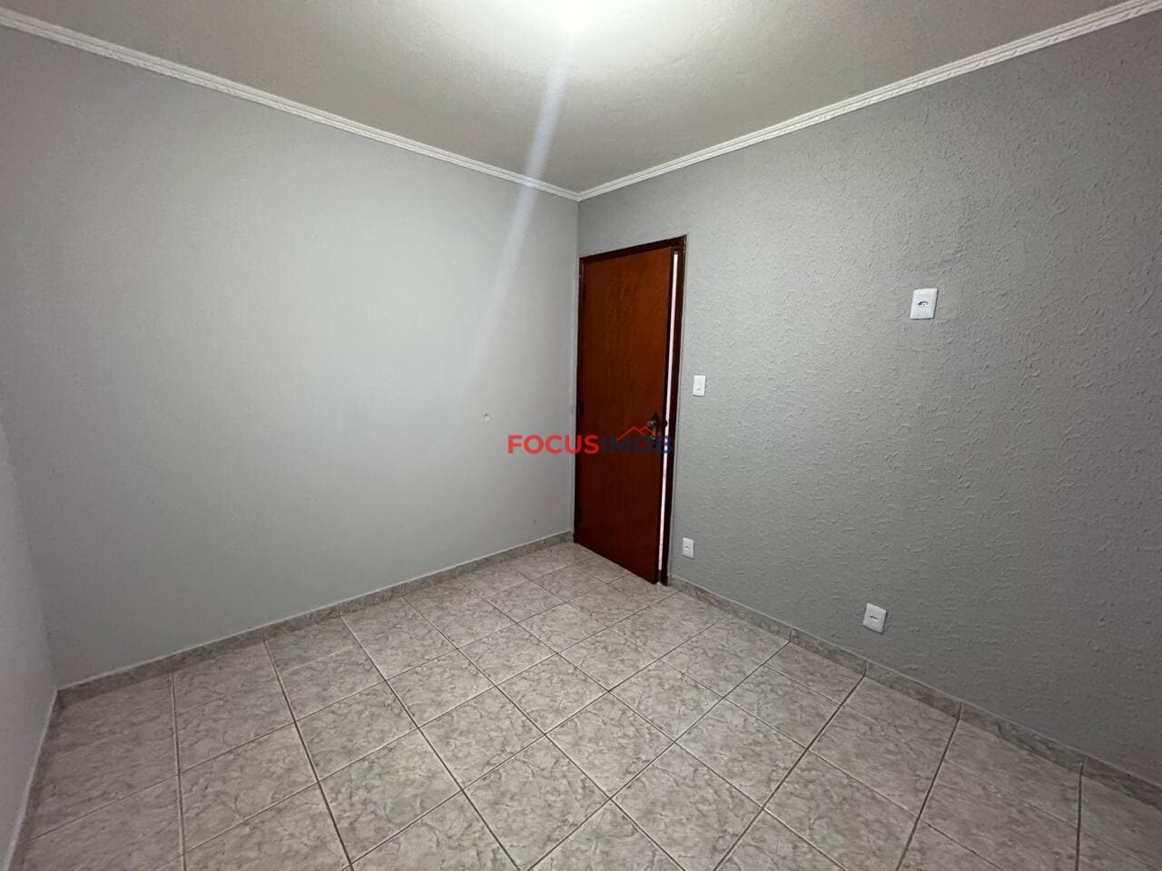 Casa à Venda em Condomínio fechado, Churrasqueira e Terreno de 324 m²