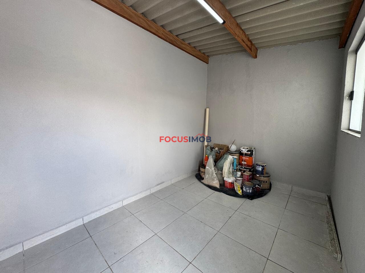 Casa à Venda em Condomínio fechado, Churrasqueira e Terreno de 324 m²