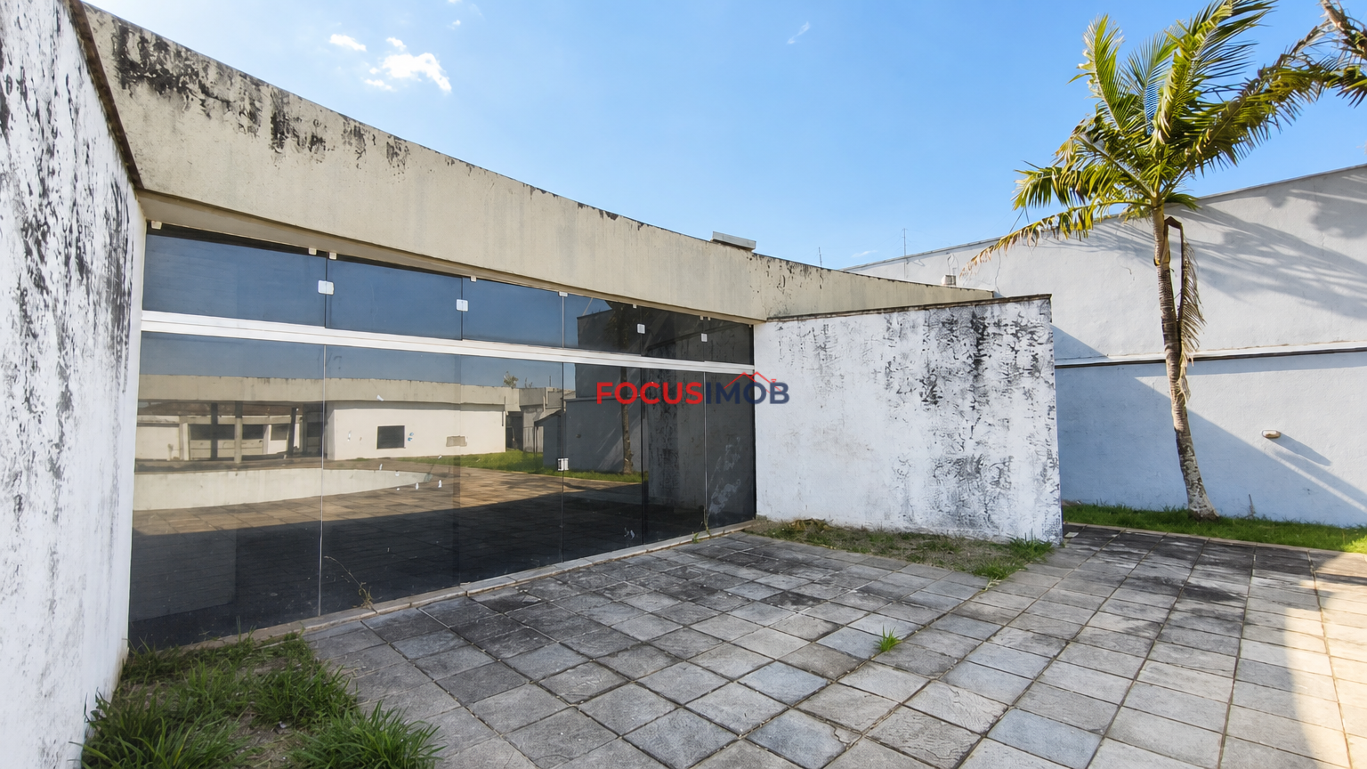 🏡 Casa de Alto Padrão com 3 Suítes, Piscina e Terreno de 2.349 m² — Oportunidade Única para Investidor