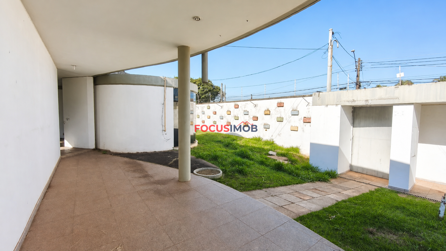 🏡 Casa de Alto Padrão com 3 Suítes, Piscina e Terreno de 2.349 m² — Oportunidade Única para Investidor