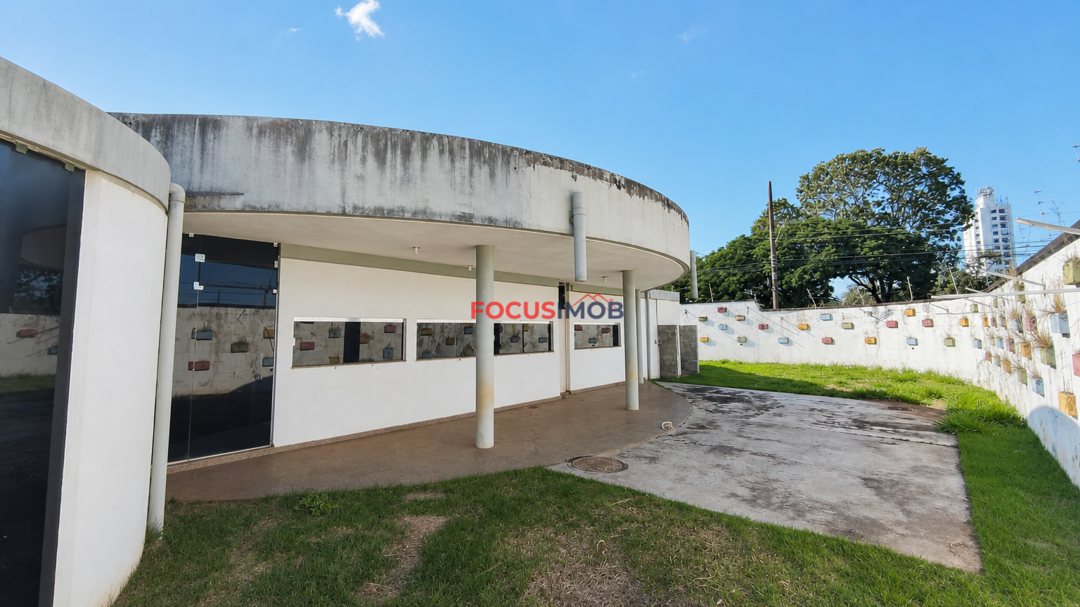 🏡 Casa de Alto Padrão com 3 Suítes, Piscina e Terreno de 2.349 m² — Oportunidade Única para Investidor