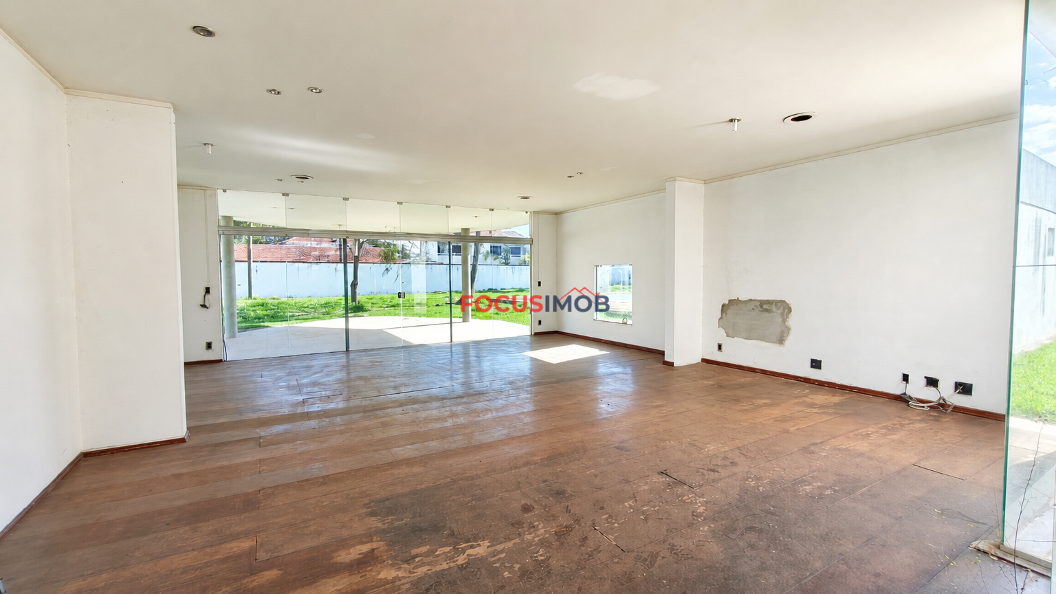 🏡 Casa de Alto Padrão com 3 Suítes, Piscina e Terreno de 2.349 m² — Oportunidade Única para Investidor