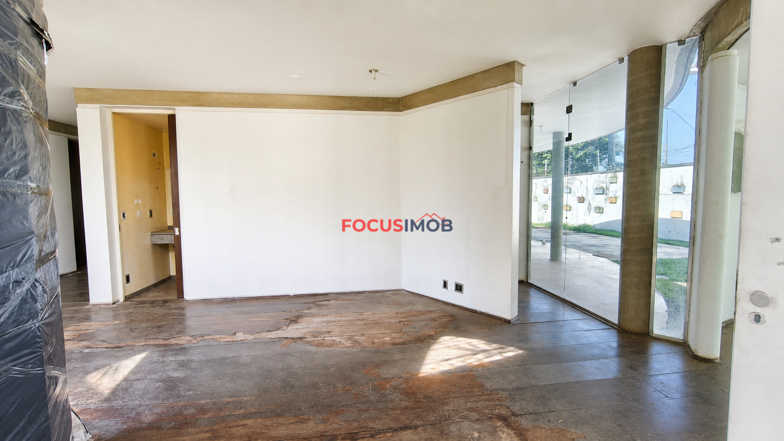 🏡 Casa de Alto Padrão com 3 Suítes, Piscina e Terreno de 2.349 m² — Oportunidade Única para Investidor