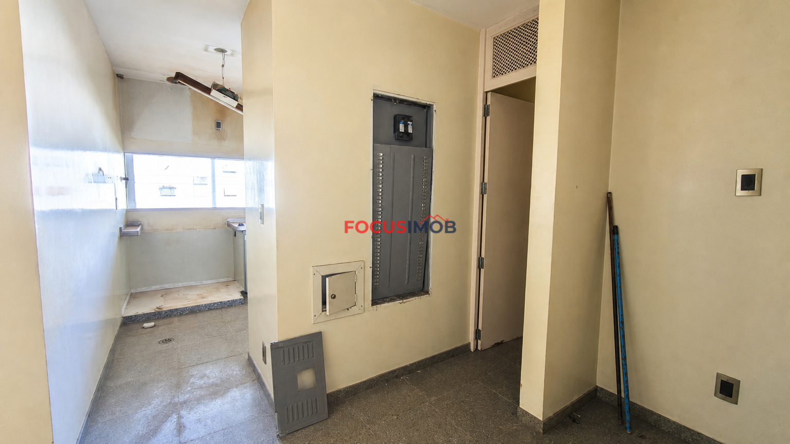 🏡 Casa de Alto Padrão com 3 Suítes, Piscina e Terreno de 2.349 m² — Oportunidade Única para Investidor