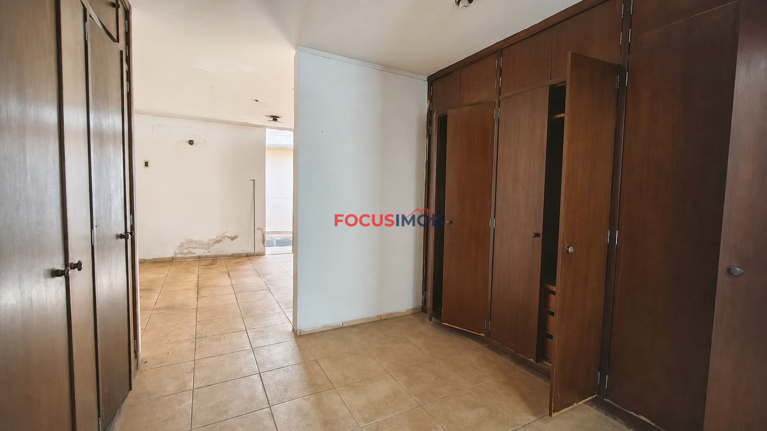 🏡 Casa de Alto Padrão com 3 Suítes, Piscina e Terreno de 2.349 m² — Oportunidade Única para Investidor