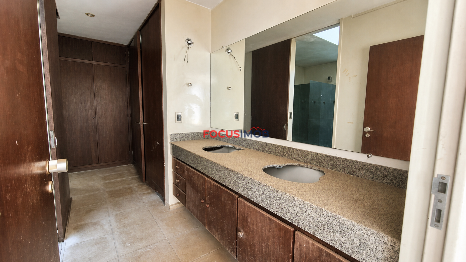 🏡 Casa de Alto Padrão com 3 Suítes, Piscina e Terreno de 2.349 m² — Oportunidade Única para Investidor