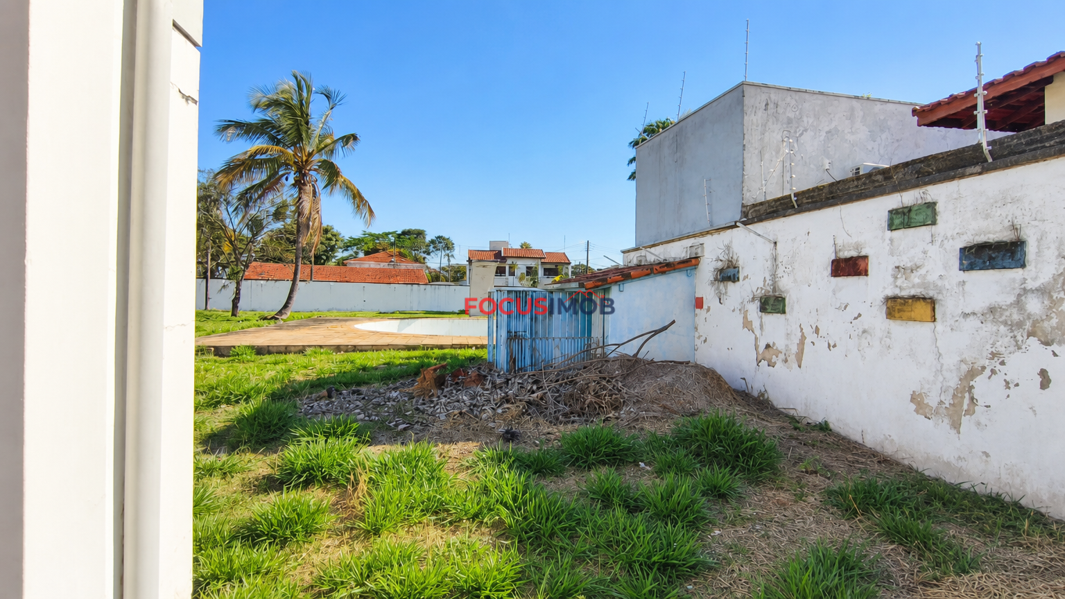 🏡 Casa de Alto Padrão com 3 Suítes, Piscina e Terreno de 2.349 m² — Oportunidade Única para Investidor