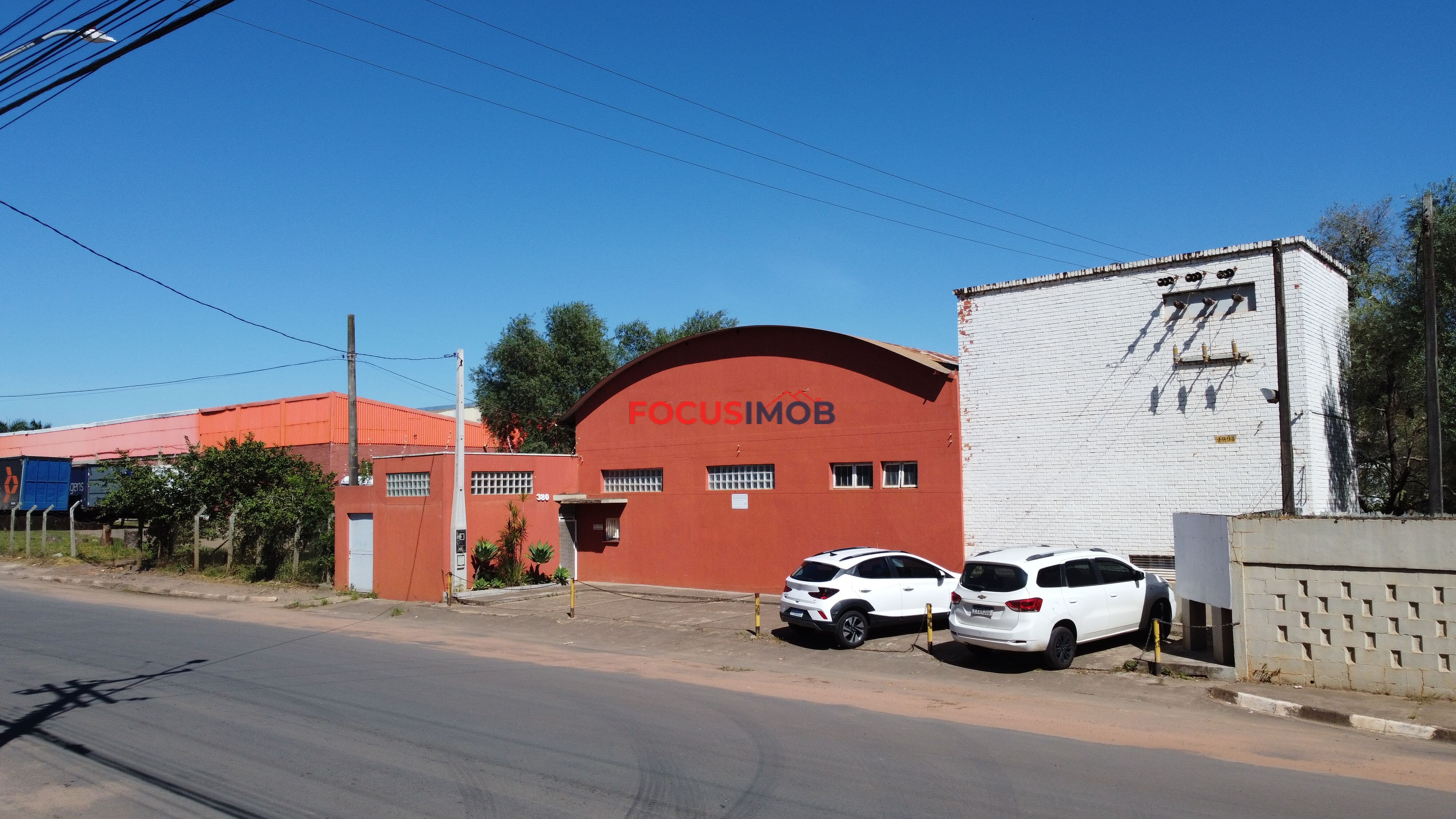 Área Industrial de 11.000 m² com Galpão de 3.000 m² à Venda