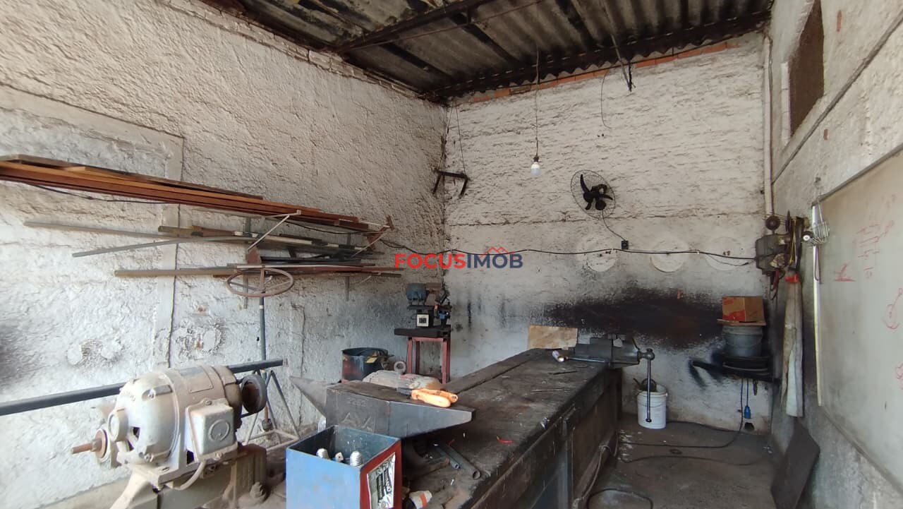 Área Industrial de 11.000 m² com Galpão de 3.000 m² à Venda