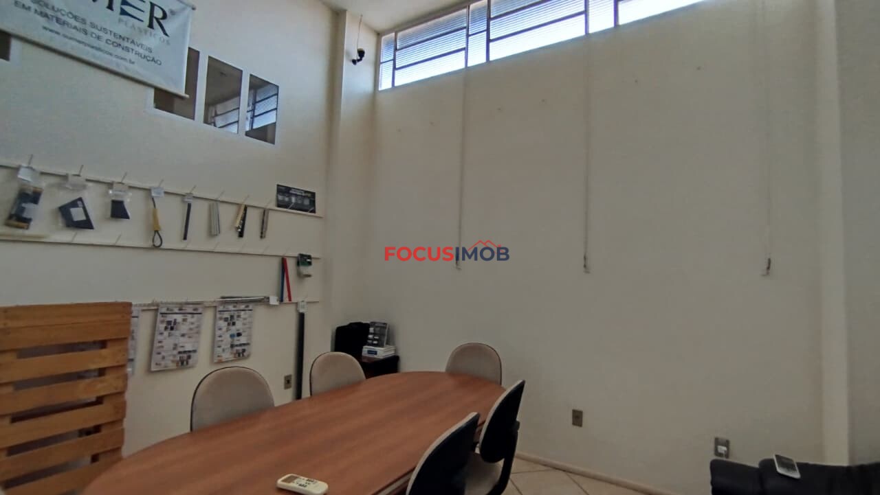 Área Industrial de 11.000 m² com Galpão de 3.000 m² à Venda