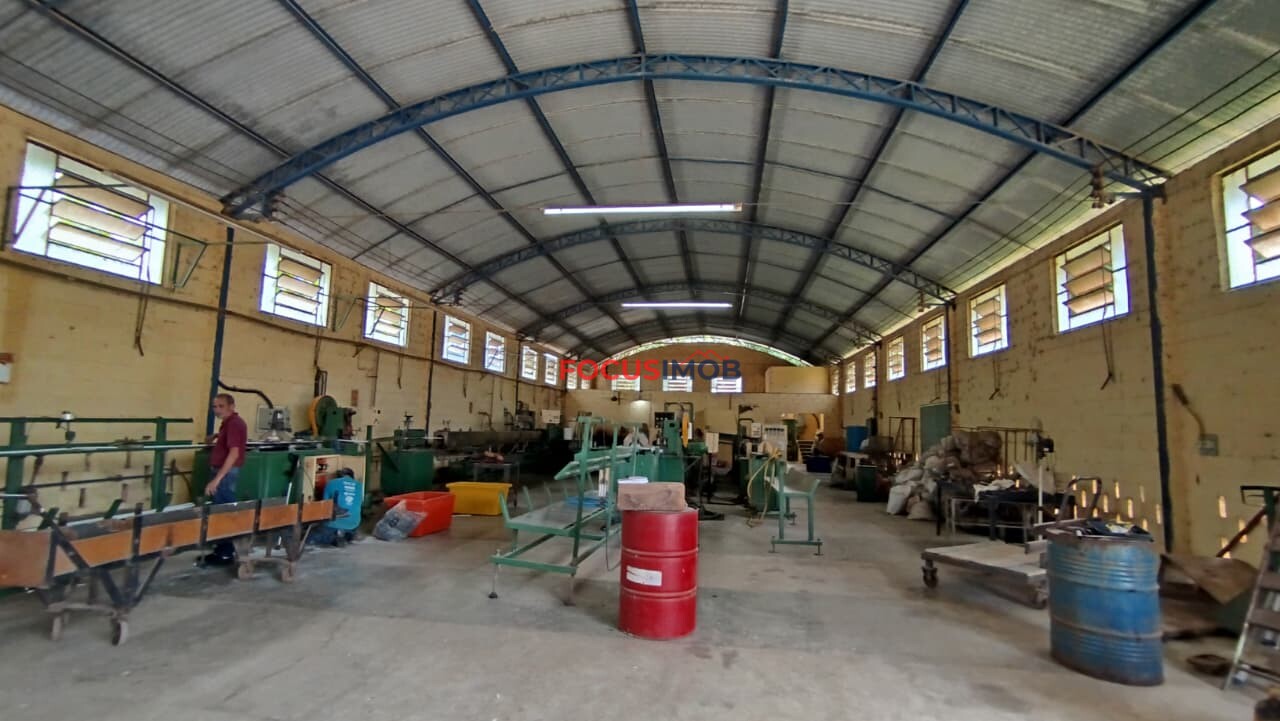 Área Industrial de 11.000 m² com Galpão de 3.000 m² à Venda
