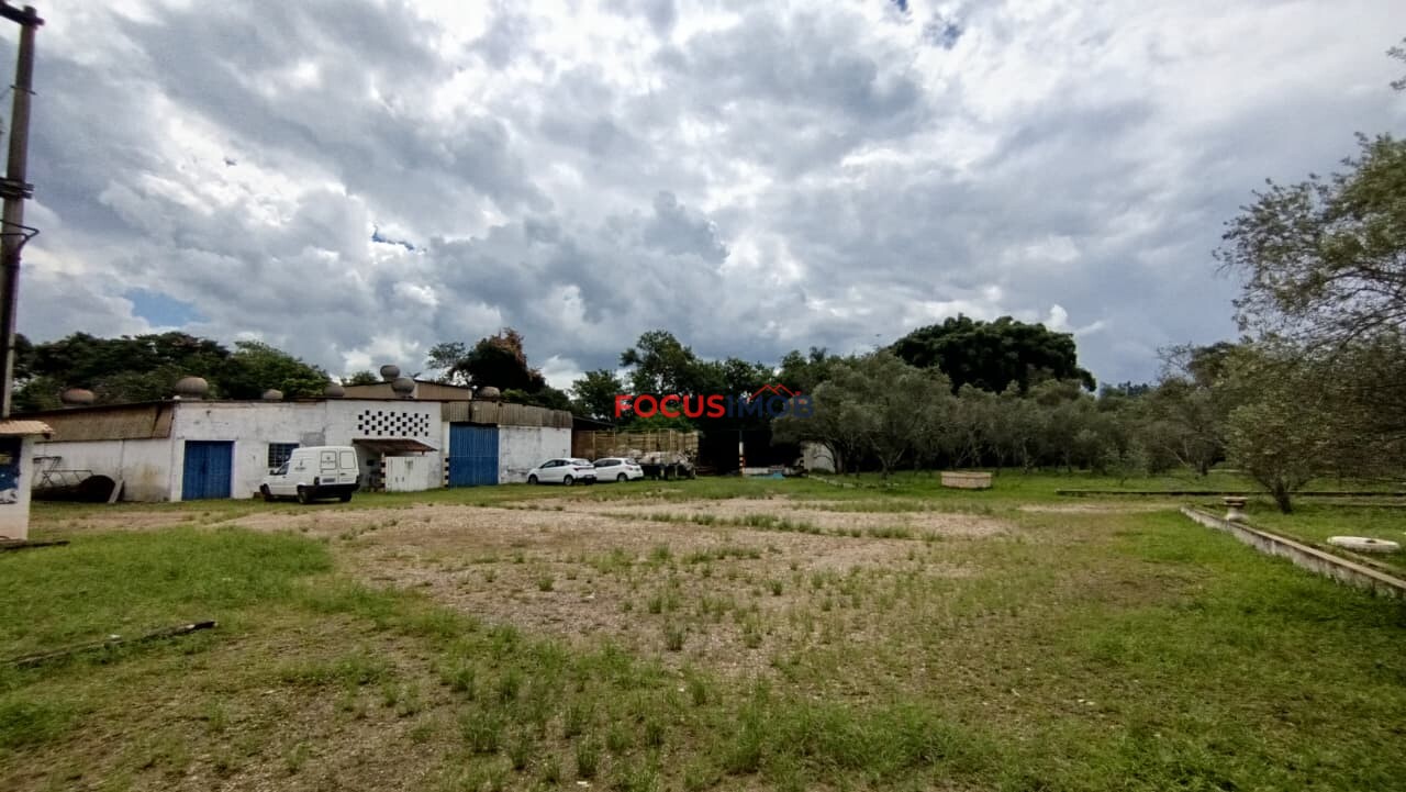 Área Industrial de 11.000 m² com Galpão de 3.000 m² à Venda